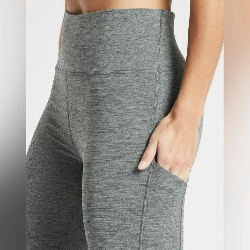 Athleta Ultimate Stash Pocket 7/8 Tights Sz‎ XS Gray